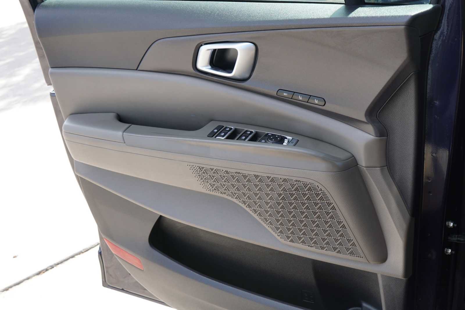Certified 2025 Kia Carnival EX FWD image 15