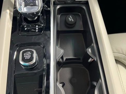 Used 2025 Volvo XC60 B5 Ultra w/ Protection Package Premier image 20