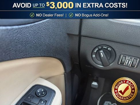 Used 2013 Dodge Charger SE RWD image 28
