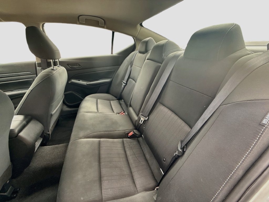 Used 2024 Nissan Altima 2.5 SV FWD image 25