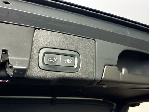 Used 2023 Volvo XC60 T8 Plus w/ Protection Package Premier image 15