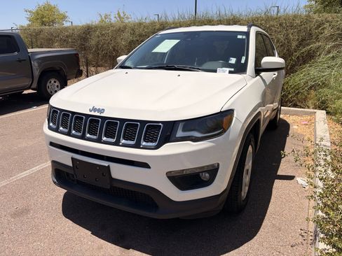 Used 2018 Jeep Compass Latitude w/ Popular Equipment Group AWD/4WD image 6