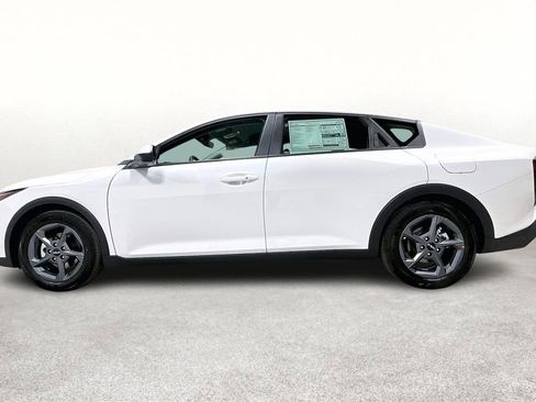 New 2025 Kia K4 LXS image 15