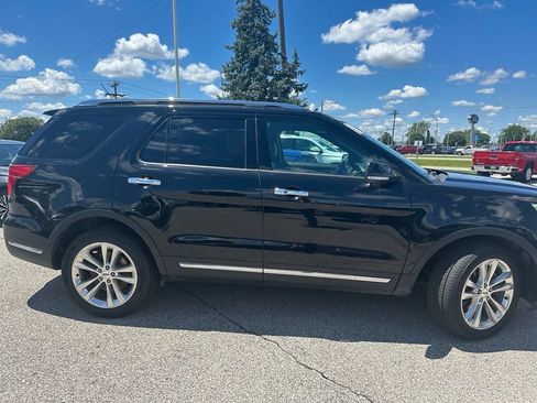 Used 2018 Ford Explorer Limited AWD/4WD image 2