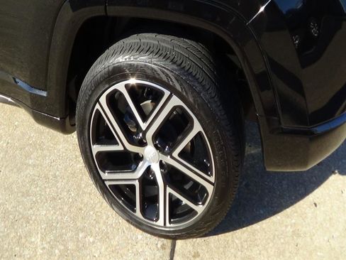 Certified 2024 Jeep Compass Limited w/ Elite Group image 9