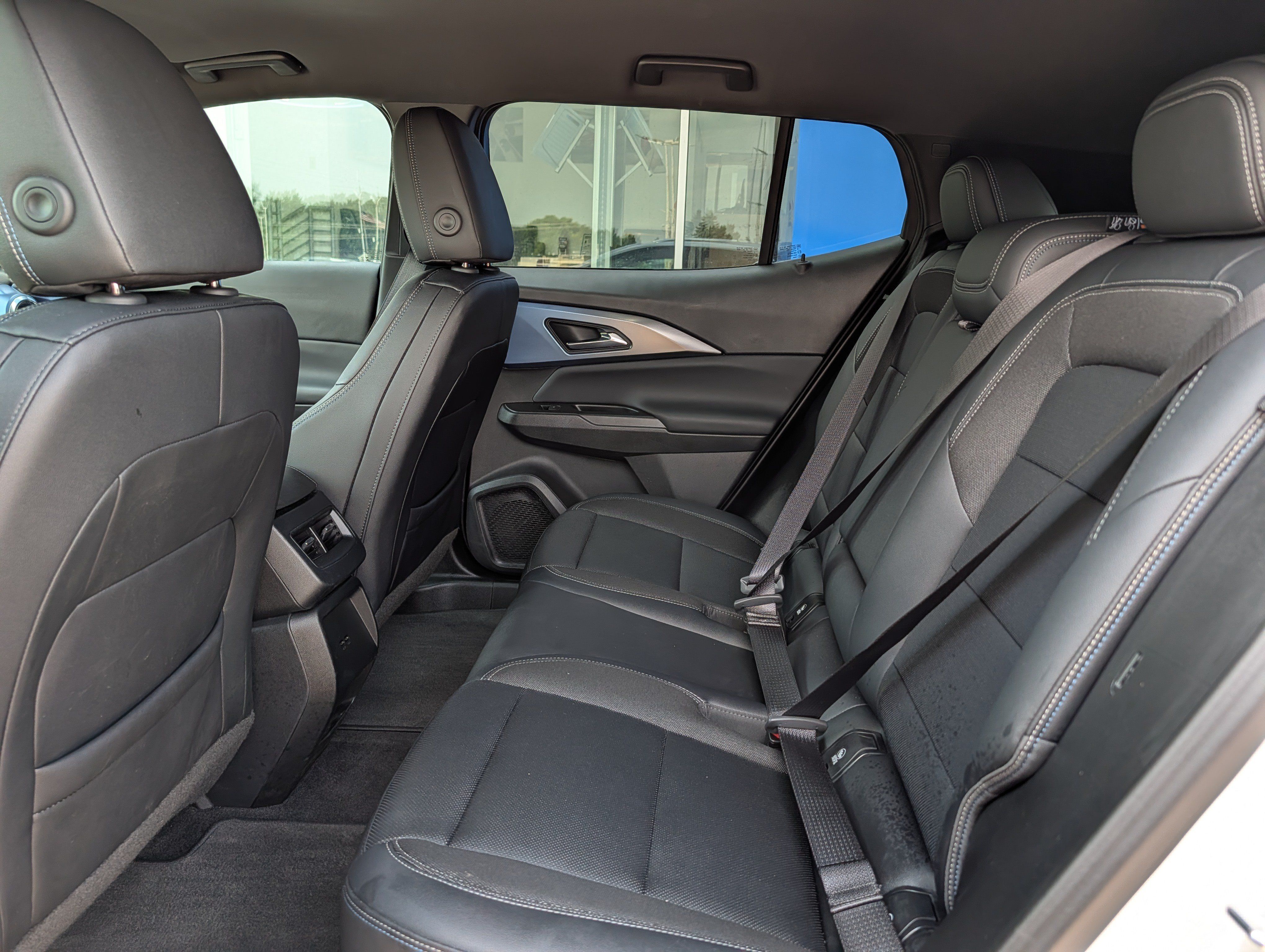 Certified 2024 Chevrolet Equinox EV LT AWD/4WD image 9