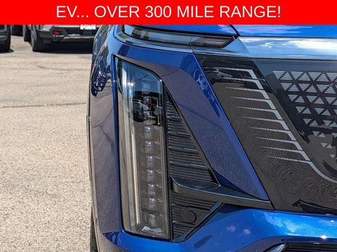 Used 2026 Cadillac Vistiq Sport w/ LPO, Floor Liner Package AWD/4WD image 3
