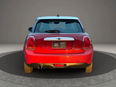 Used 2015 MINI Cooper 4-Door Hardtop image 5