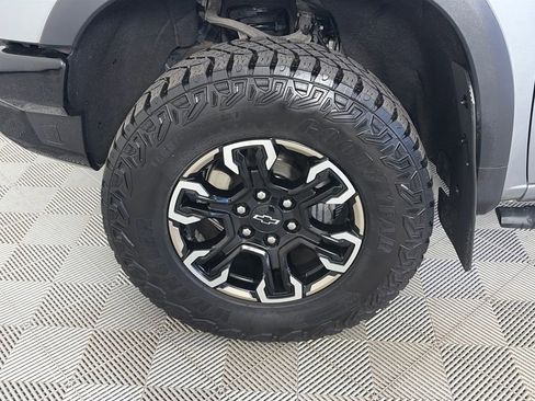 Used 2023 Chevrolet Silverado 1500 ZR2 w/ Technology Package image 8