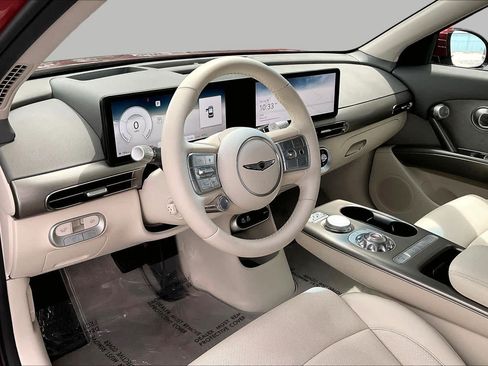 Used 2025 Genesis GV60 RWD image 17