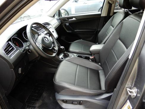 Used 2021 Volkswagen Tiguan SEL image 11
