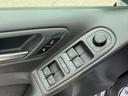 Used 2014 Volkswagen Golf 4-Door FWD image 15