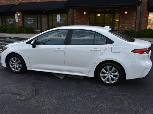 Used 2025 Toyota Corolla LE FWD image 41