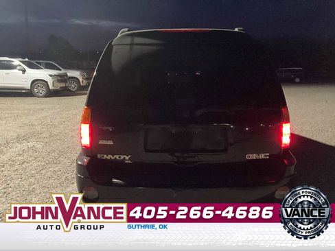 Used 2004 GMC Envoy XL SLE image 7