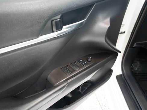 Used 2021 Toyota Camry LE FWD image 7