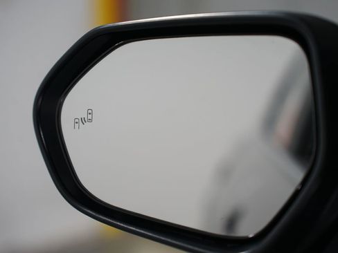 Used 2018 Toyota Camry SE w/ Convenience Package FWD image 25