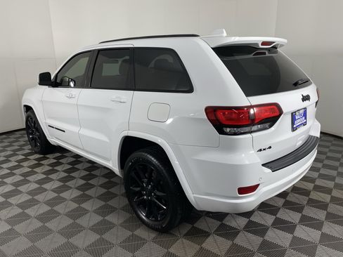 Used 2021 Jeep Grand Cherokee Laredo X AWD/4WD image 11