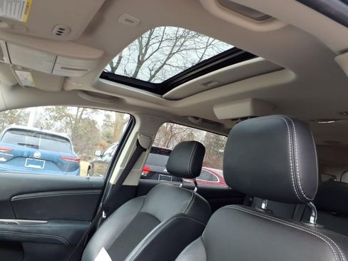 Used 2020 Dodge Journey Crossroad w/ Popular Equipment Group image 17