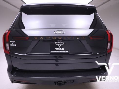 New 2026 Ford Expedition Tremor image 4