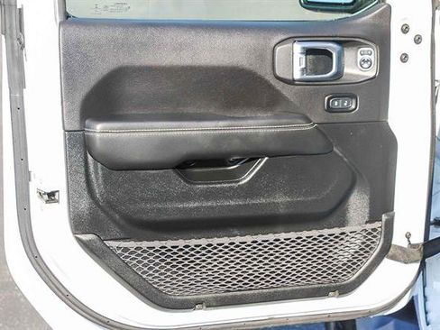 Used 2020 Jeep Gladiator Overland image 19