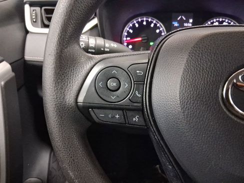 Used 2020 Toyota RAV4 XLE FWD image 21