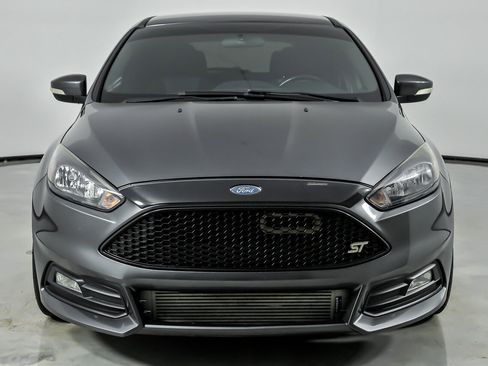 Used 2018 Ford Focus ST image 5