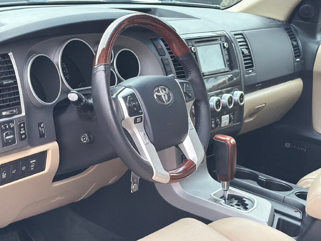 Used 2017 Toyota Sequoia Platinum AWD/4WD image 16