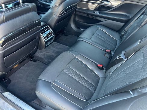 Used 2020 BMW 750i xDrive w/ Executive Package AWD/4WD image 17