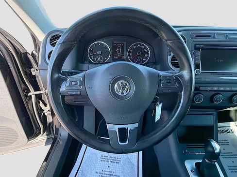 Used 2015 Volkswagen Tiguan S image 36