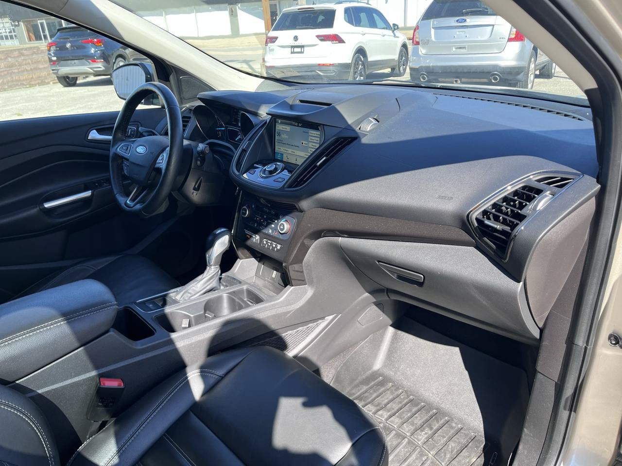 Used 2018 Ford Escape Titanium w/ Ford Safe & Smart Package AWD/4WD image 19