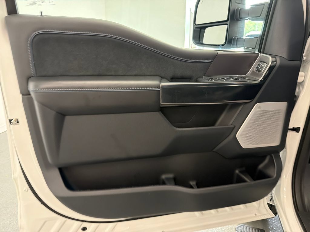 New 2026 Ford F250 Platinum AWD/4WD image 12