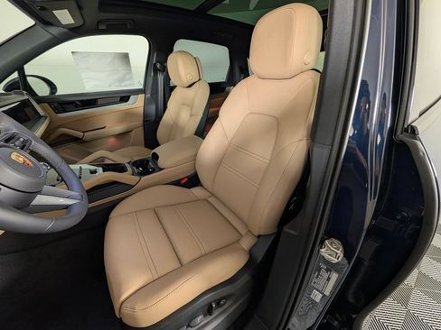 New 2026 Porsche Cayenne AWD/4WD image 5