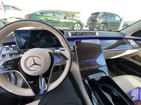 Used 2023 Mercedes-Benz S 580 4MATIC Sedan image 3