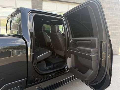 Used 2025 GMC Sierra 2500 AT4X AWD/4WD image 37