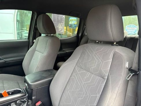 Used 2017 Toyota Tacoma TRD Sport w/ Tow Package (A/T) AWD/4WD image 12