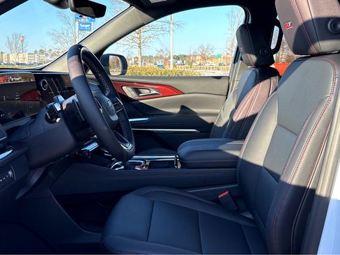 New 2026 Chevrolet Traverse Z71 w/ Enhanced Driving Package image 17