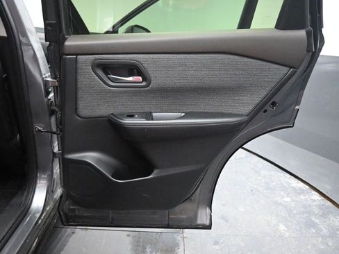 Used 2023 Nissan Rogue SV image 21