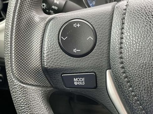 Used 2019 Toyota Corolla LE FWD image 19