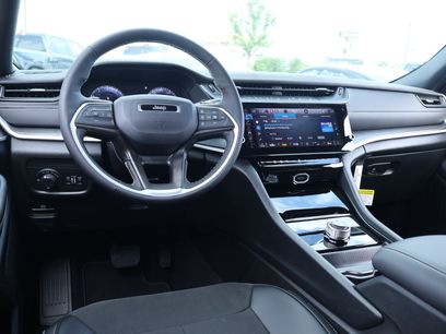 New 2026 Jeep Grand Cherokee Altitude
