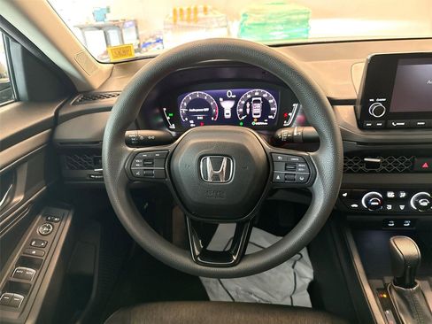 Used 2023 Honda Accord EX image 11