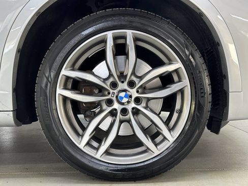 Used 2017 BMW X4 M40i w/ Technology Package image 32