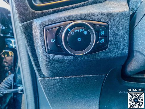 Used 2022 Ford EcoSport Titanium image 19