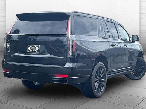 Used 2021 Cadillac Escalade ESV Sport w/ Driver Assist Tech Package AWD/4WD image 13