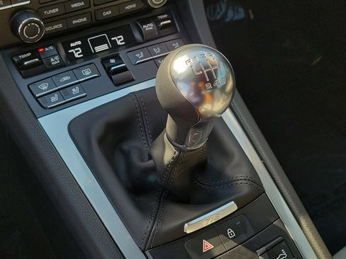 Used 2025 Porsche 718 Cayman image 25