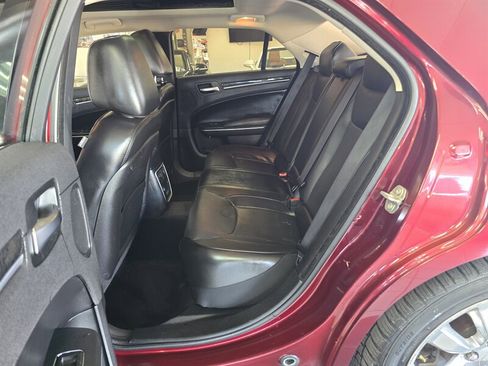 Used 2017 Chrysler 300 C w/ Harman/Kardon Audio Group image 11