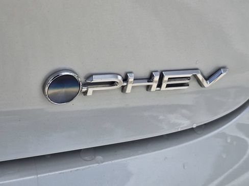 Used 2025 Toyota Prius Plug-In Hybrid FWD image 14