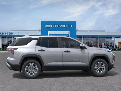 New 2026 Chevrolet Equinox LT w/ Convenience Package II FWD image 5
