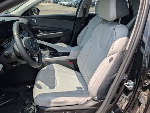 Used 2025 Hyundai Elantra Limited w/ Cargo Package FWD image 10