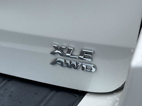 Used 2018 Toyota Sienna XLE Premium AWD/4WD image 10