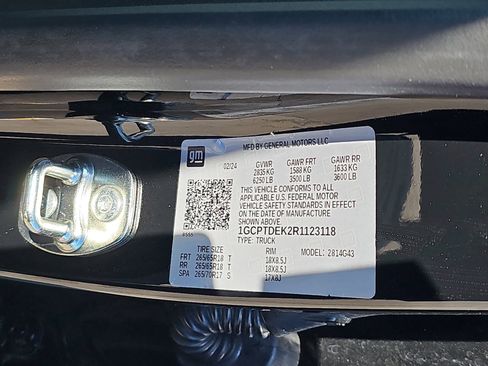 Used 2024 Chevrolet Colorado Z71 w/ Z71 Convenience Package 2 image 35